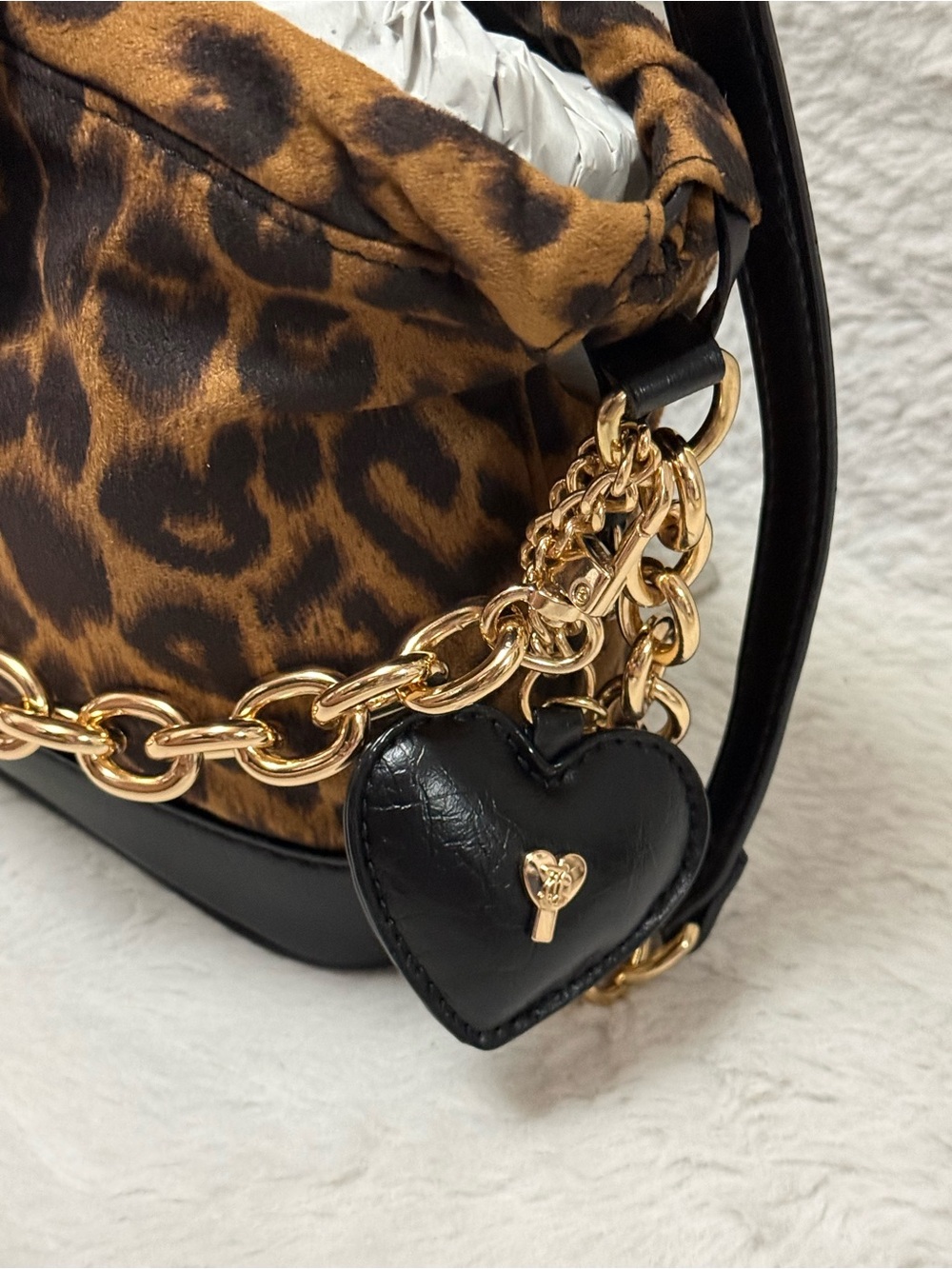 Juicy Couture Leopard Print Shoulder Bag with Gold Chain - Picture 7 of 13